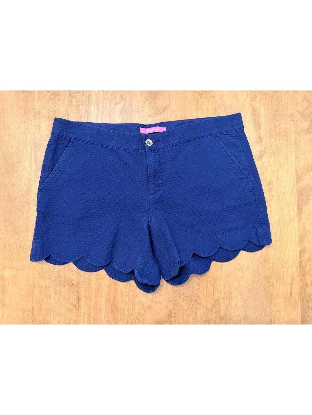 EUC Lilly Pulitzer Buttercup Scallop Hem Shorts in True Navy Women's SIZE 12